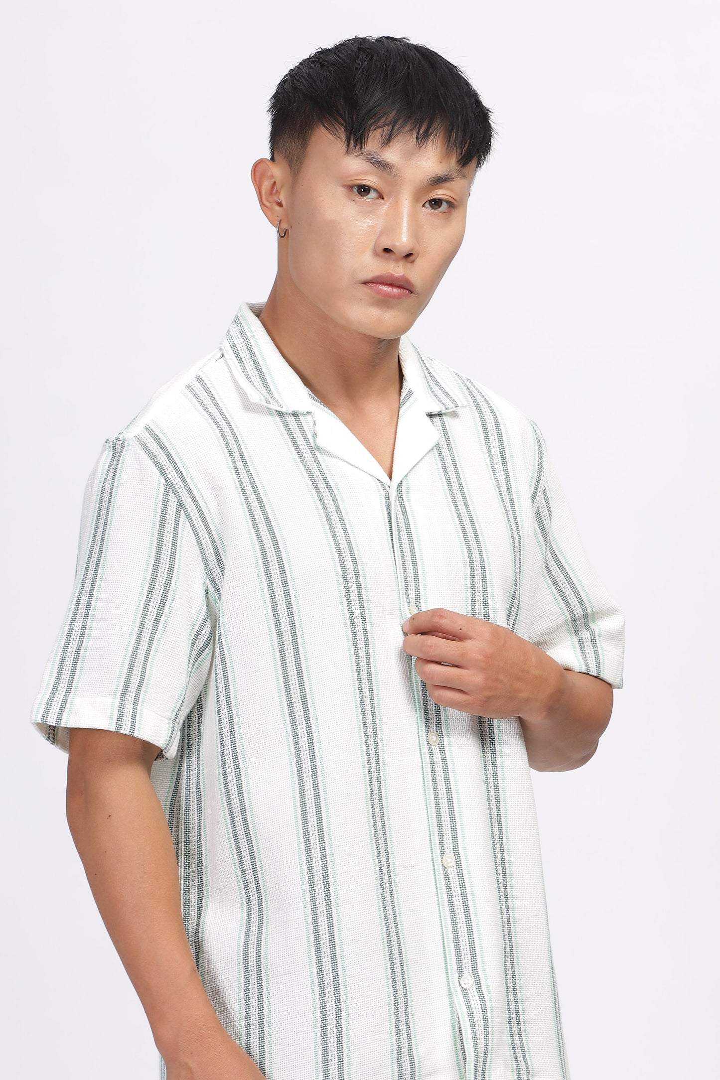 Uri Off White Cuban Collar Matte Weave Shirt