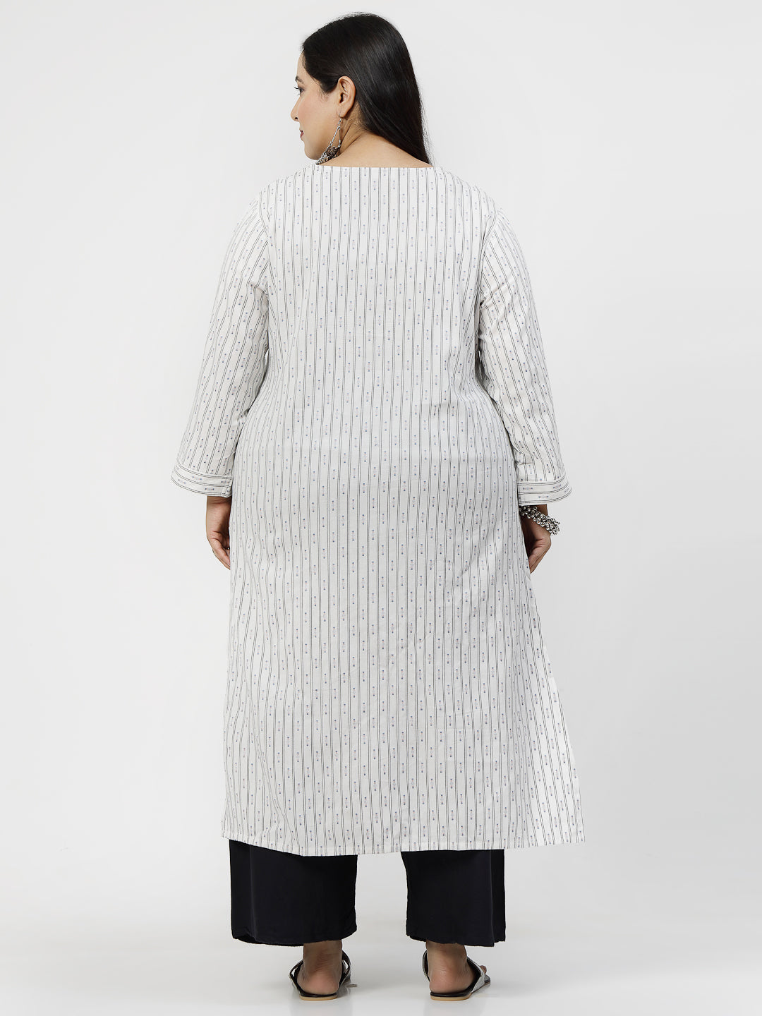 Women Plus Size Off White Cotton Dobby Kurta - Kashyap Global Lifestyles LLP