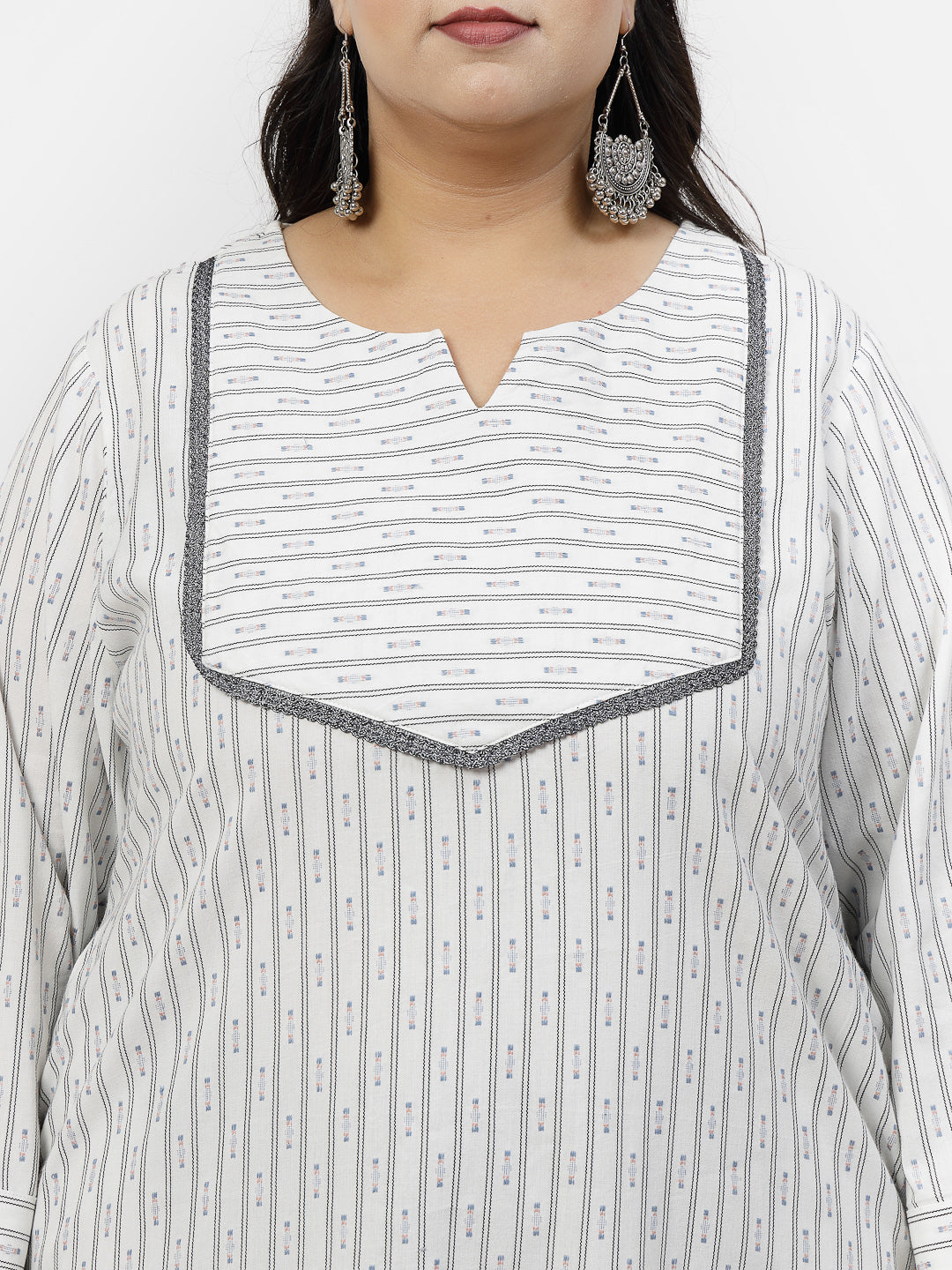 Women Plus Size Off White Cotton Dobby Kurta - Kashyap Global Lifestyles LLP