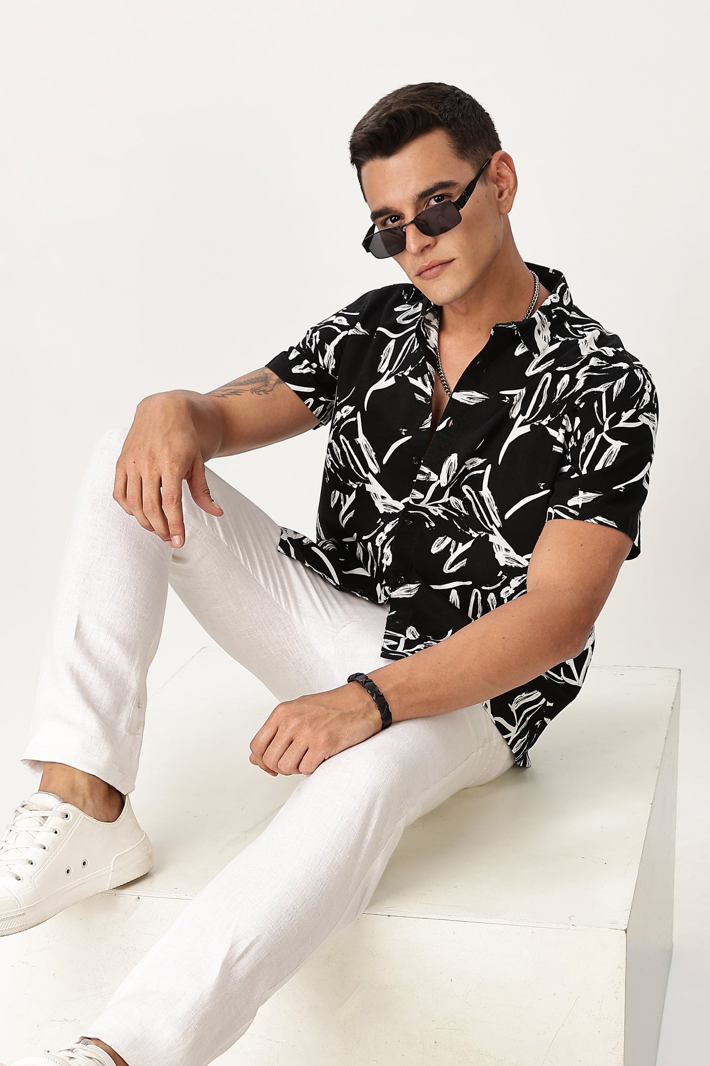 Uri Floral Sketch Black Shirt
