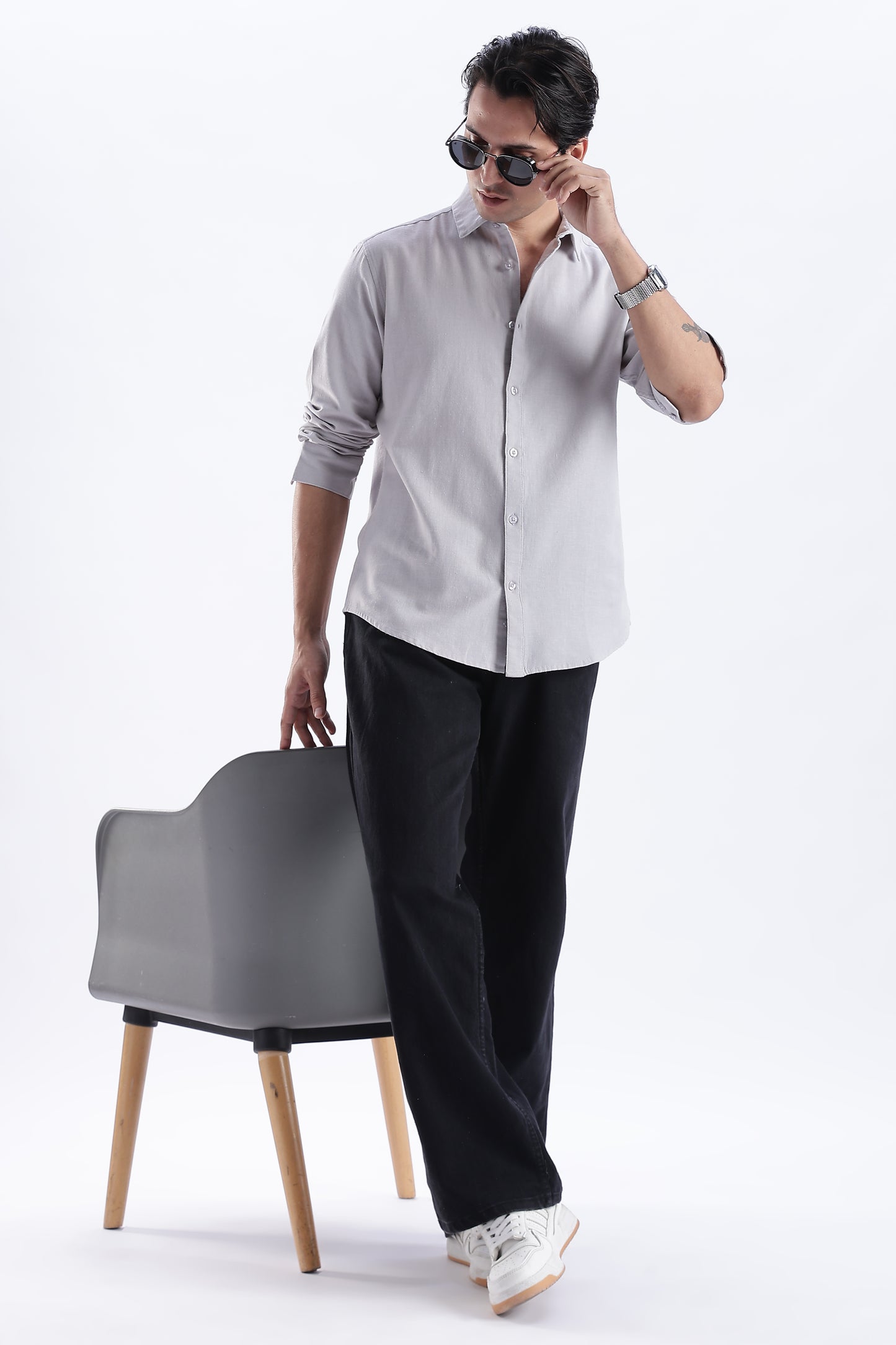 Uri Argent Grey Spread Collar Solid Shirt