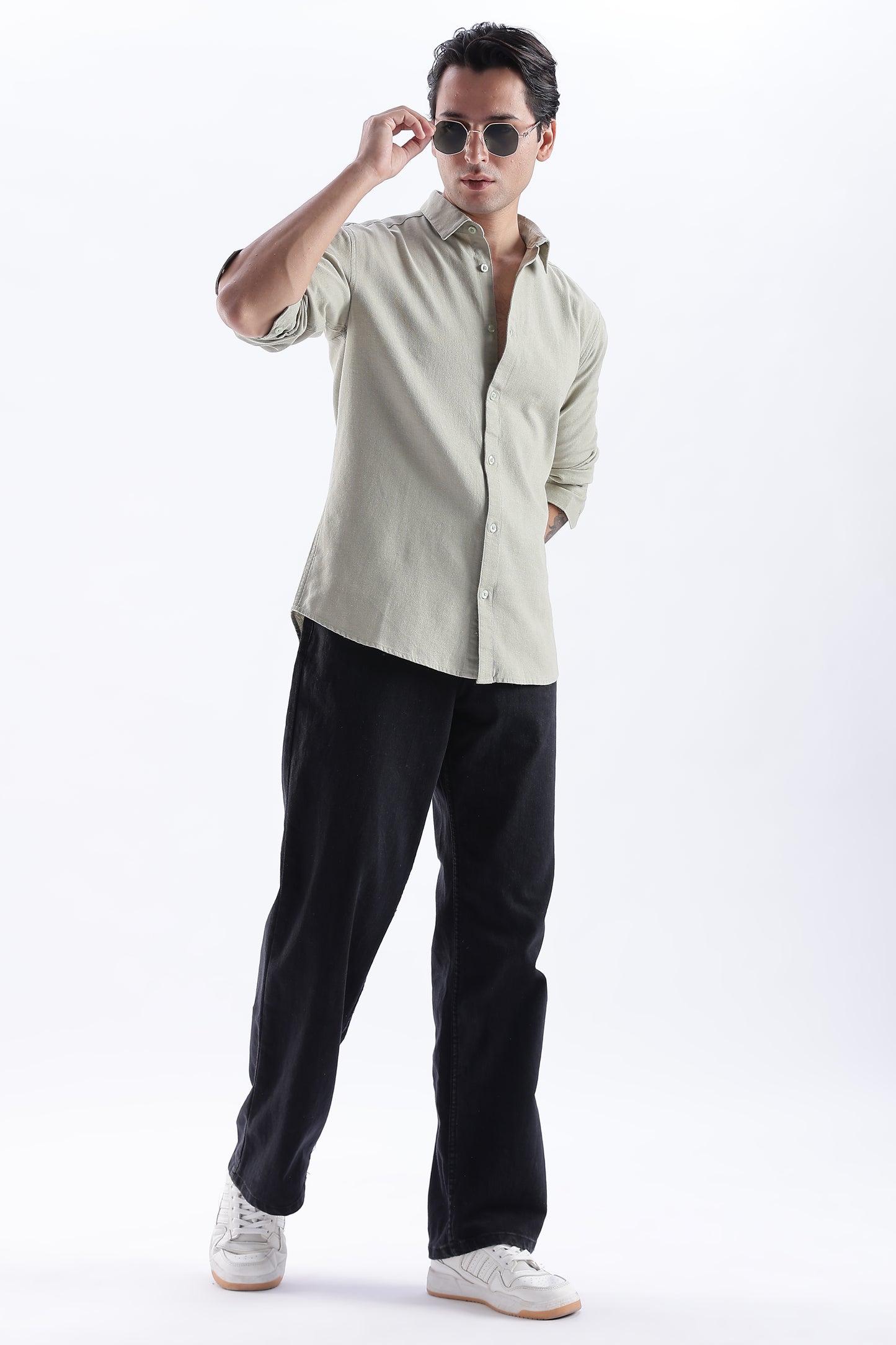 Uri Sap Green Spread Collar Solid Shirt