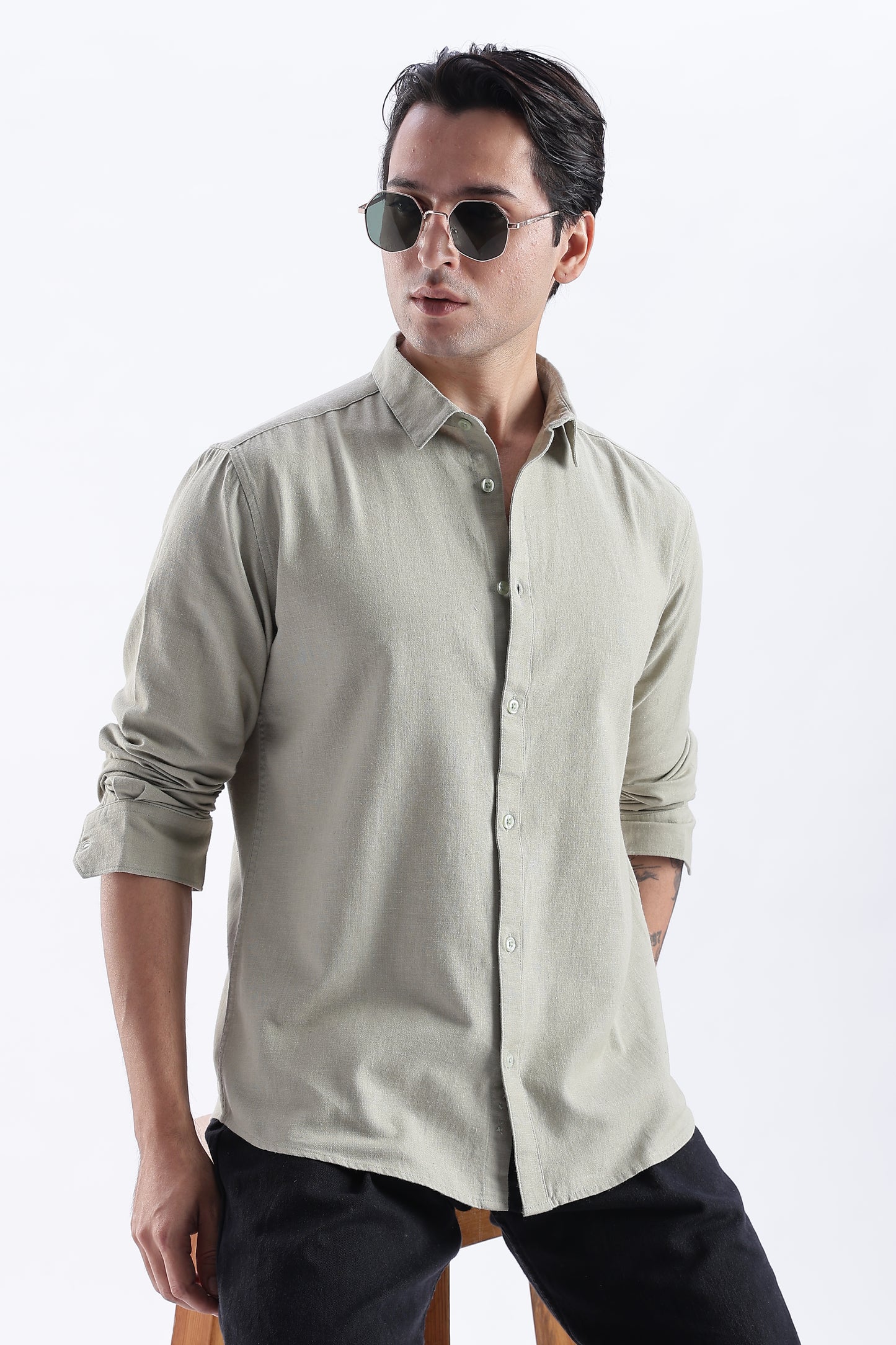 Uri Sap Green Spread Collar Solid Shirt