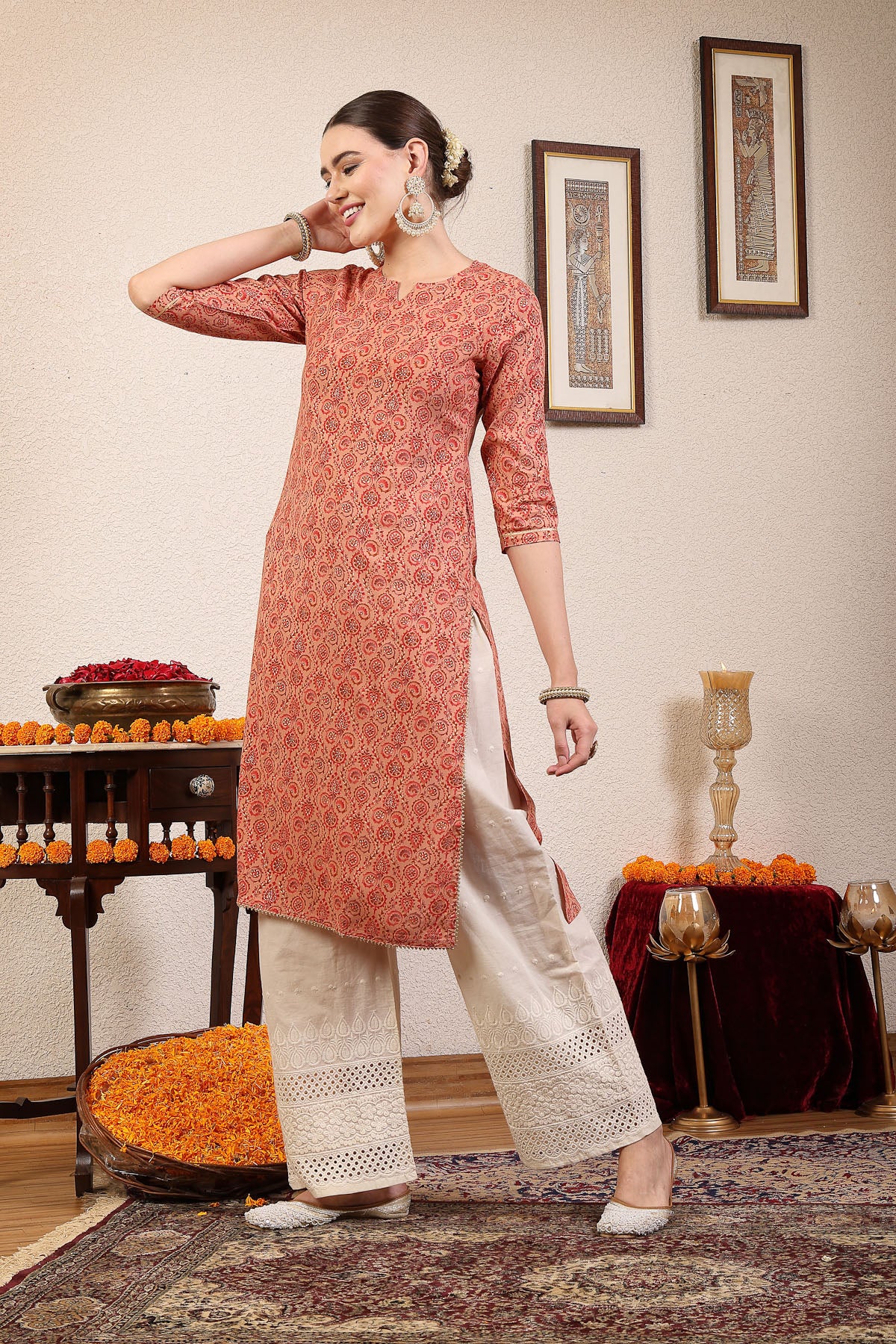 Women Pink Kurta With Lace