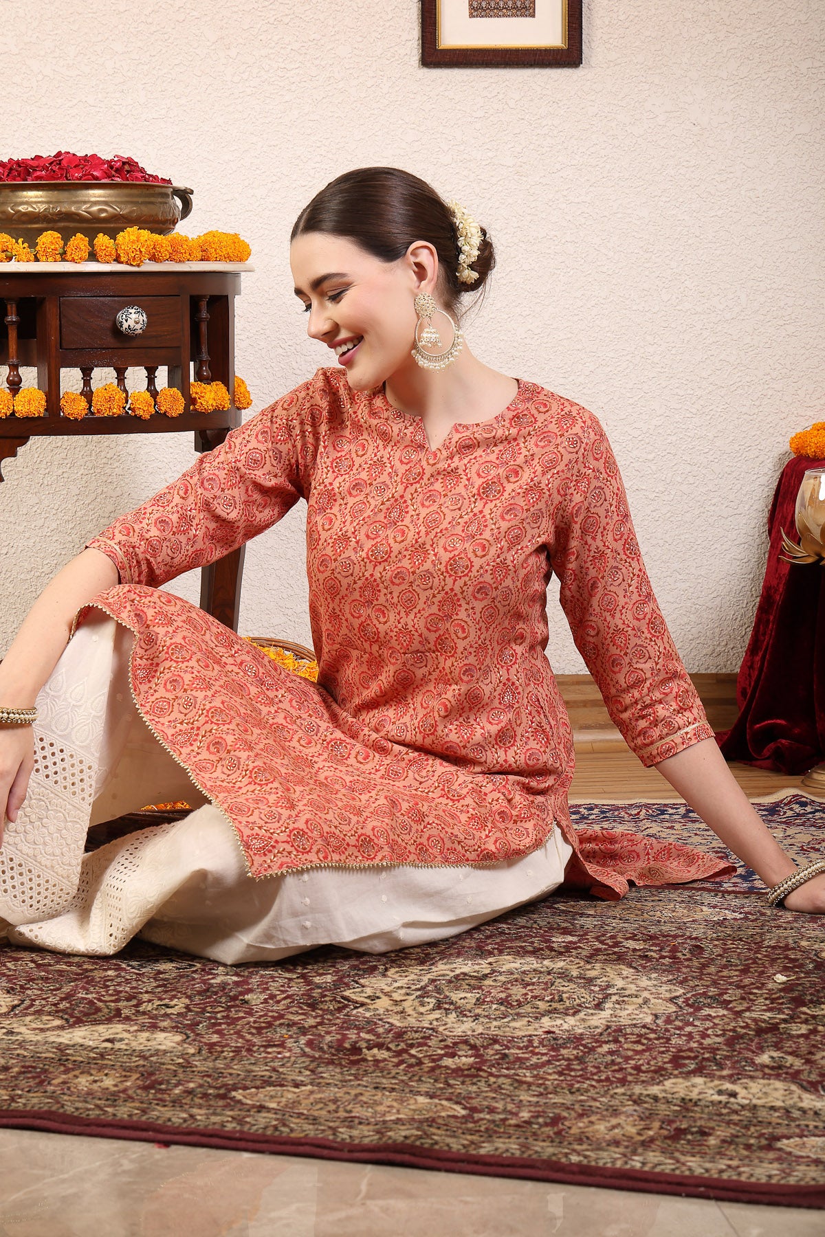 Women Pink Kurta With Lace