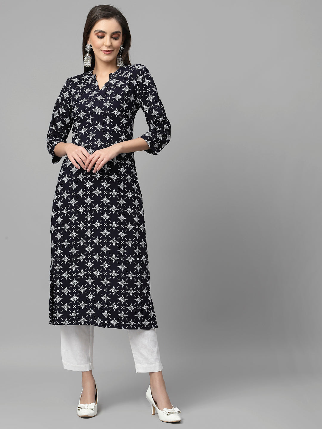 Women Blue Geometric Print Kurta - Kashyap Global Lifestyles LLP