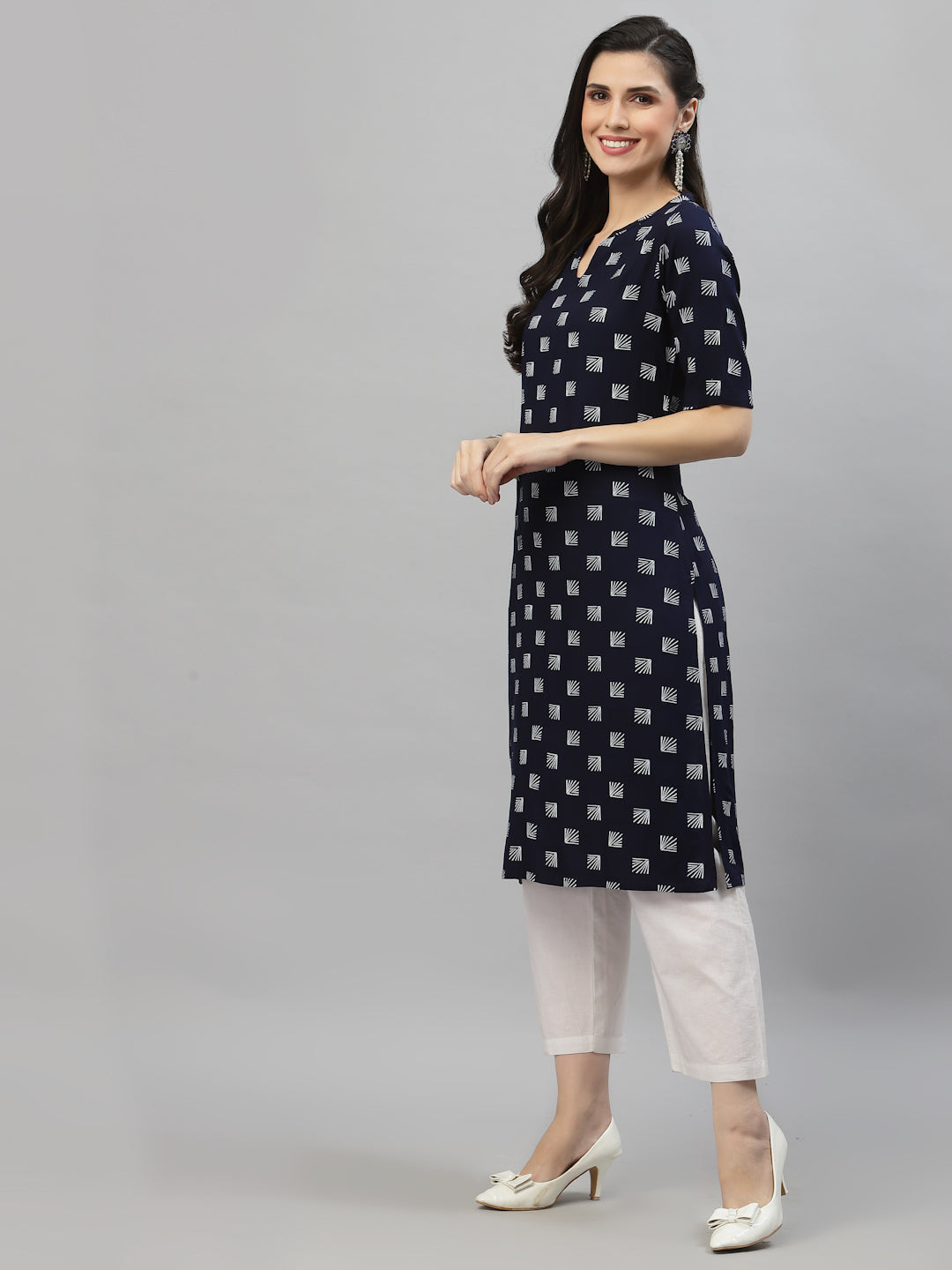 Women Blue & White Viscose Printed Kurta - Kashyap Global Lifestyles LLP