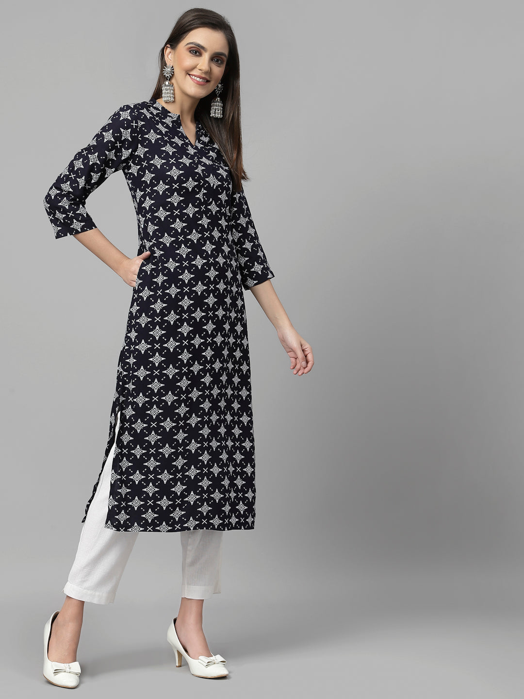 Women Blue Geometric Print Kurta - Kashyap Global Lifestyles LLP