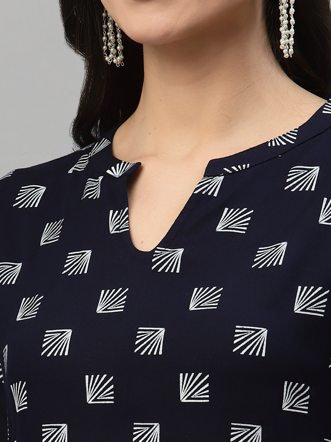 Women Blue & White Viscose Printed Kurta - Kashyap Global Lifestyles LLP