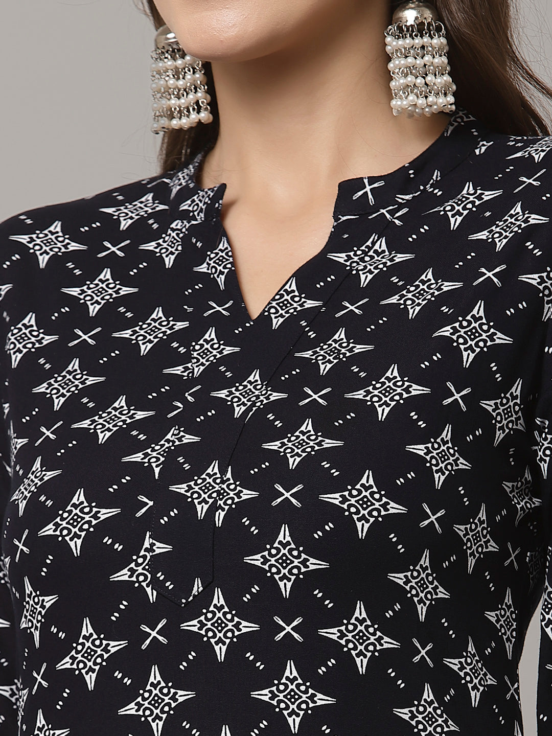 Women Blue Geometric Print Kurta - Kashyap Global Lifestyles LLP