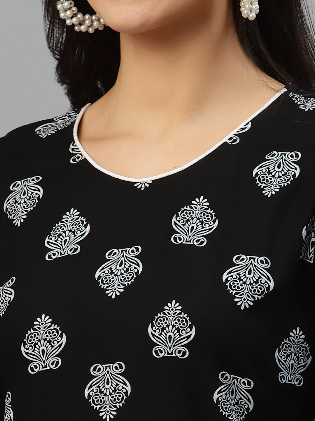 Women Black Printed Kurta - Kashyap Global Lifestyles LLP