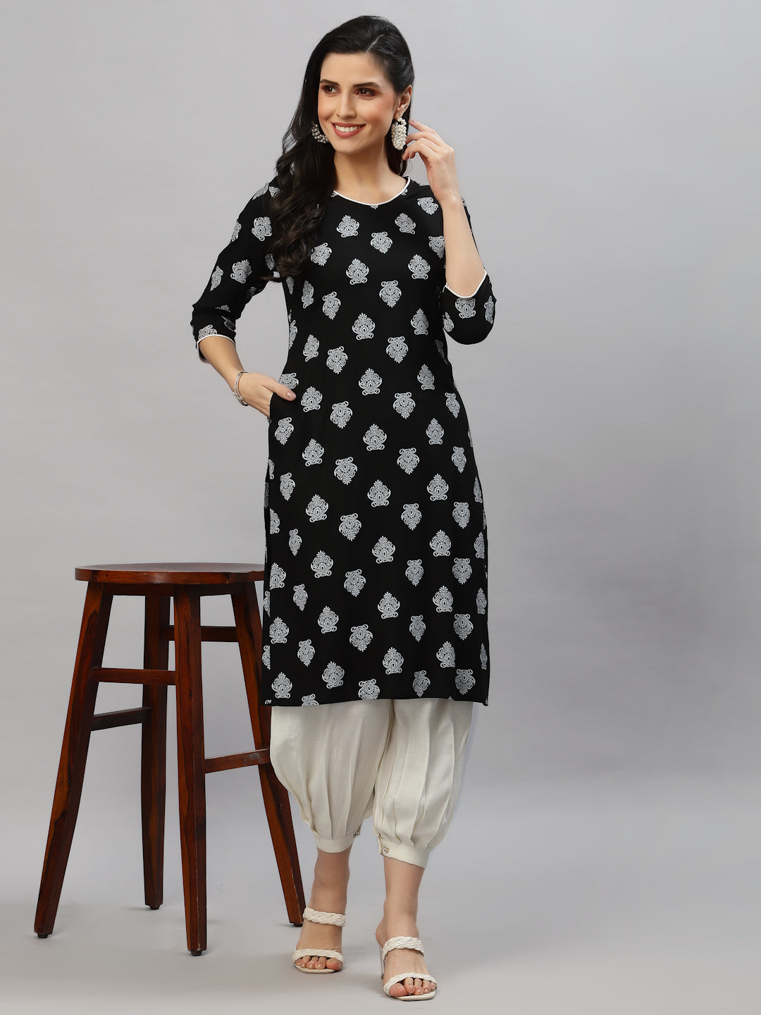Women Black Printed Kurta - Kashyap Global Lifestyles LLP