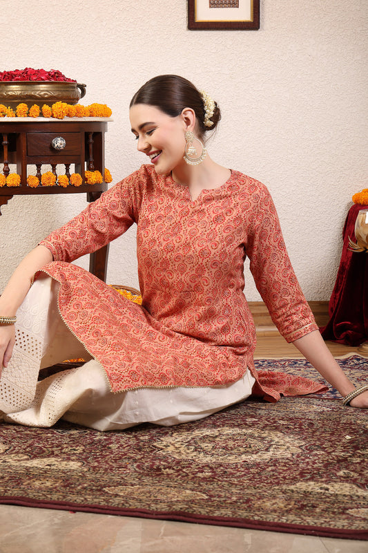 Women Pink Kurta With Lace